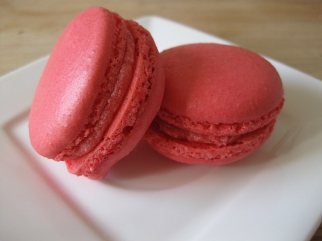 raspberry-macarons-009
