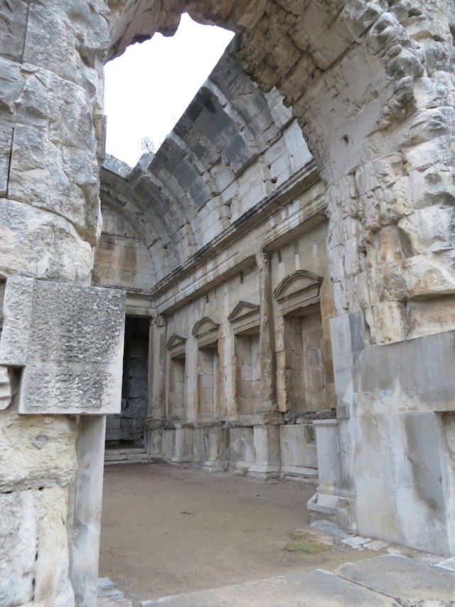 Diana Temple Nimes